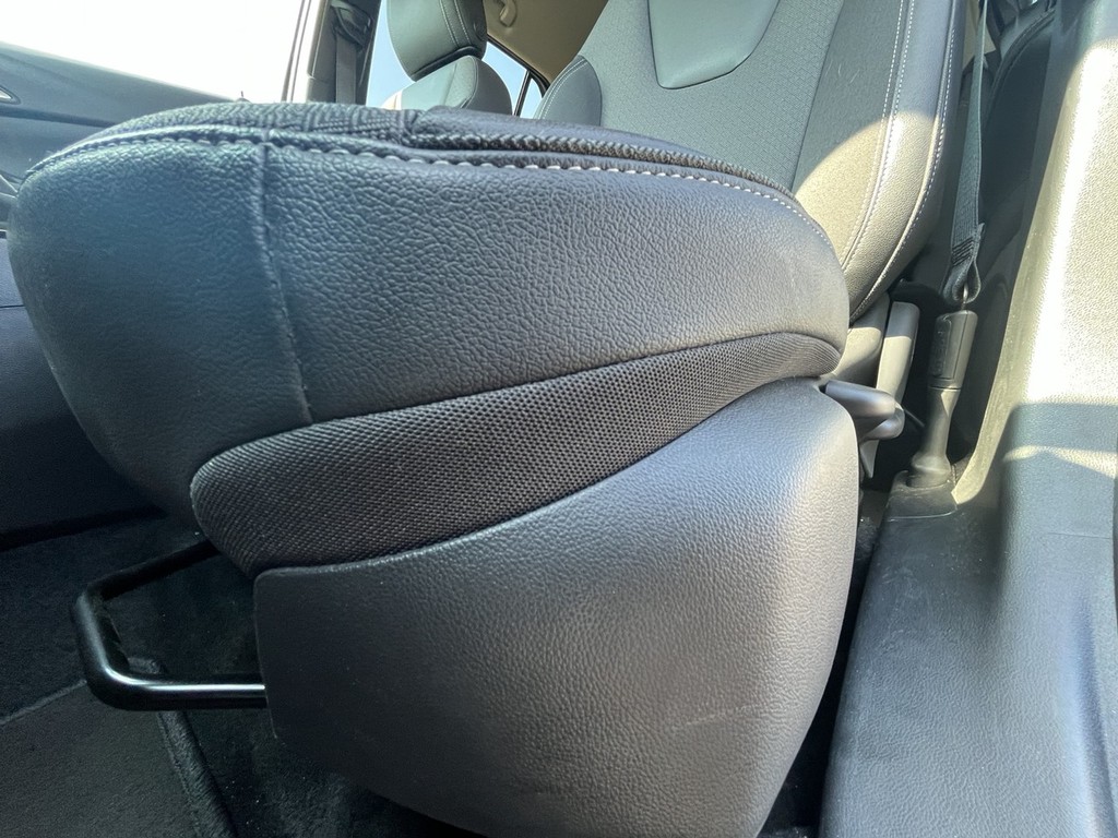 Buick ENCORE GX Vehicle Full-screen Gallery Image 20