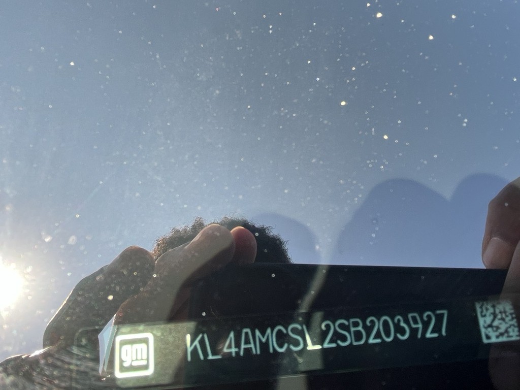 Buick ENCORE GX Vehicle Full-screen Gallery Image 23