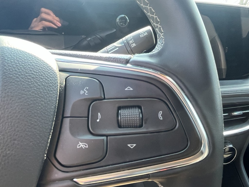 Buick ENCORE GX Vehicle Full-screen Gallery Image 25