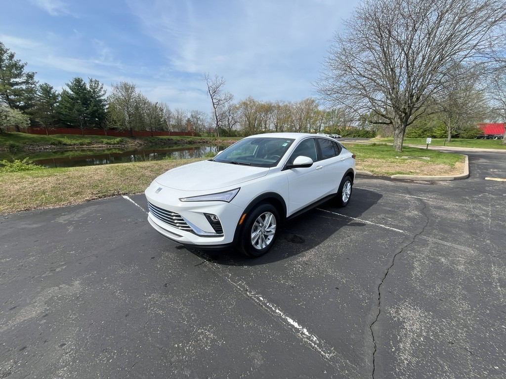 Buick ENVISTA Vehicle Full-screen Gallery Image 02