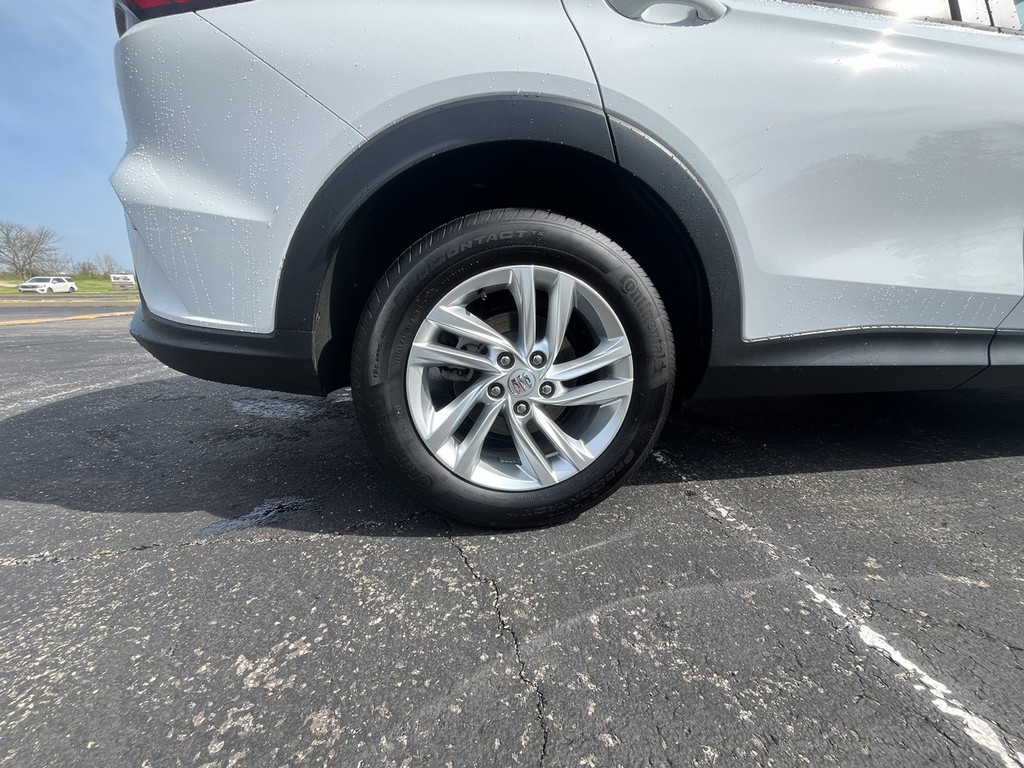 Buick ENVISTA Vehicle Full-screen Gallery Image 09