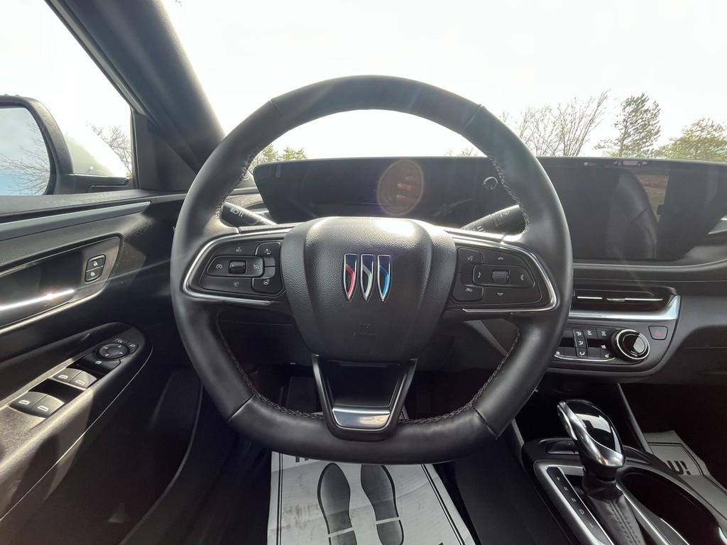 Buick ENVISTA Vehicle Full-screen Gallery Image 14