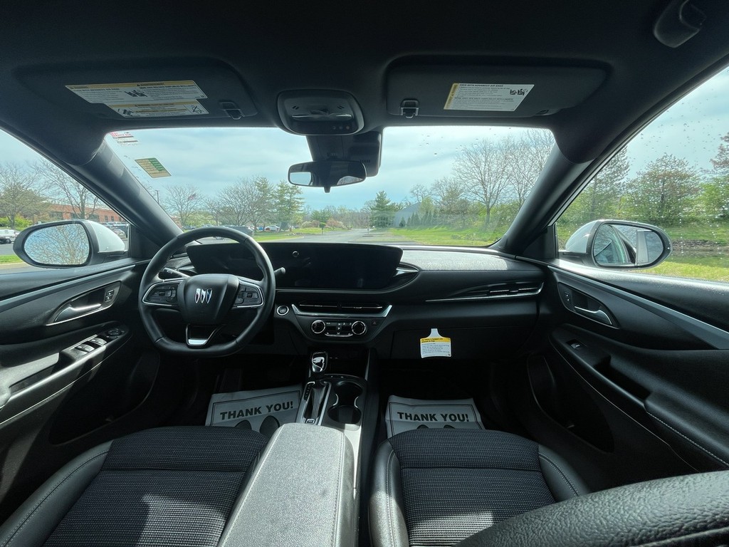 Buick ENVISTA Vehicle Full-screen Gallery Image 17