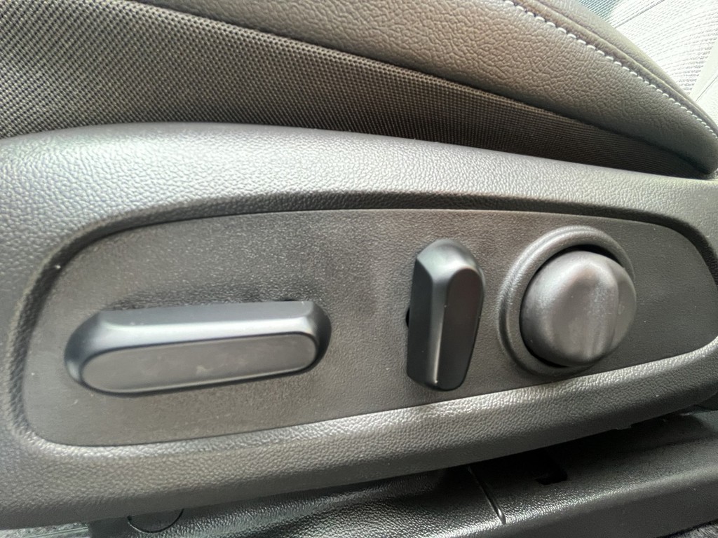 Buick ENVISTA Vehicle Full-screen Gallery Image 20