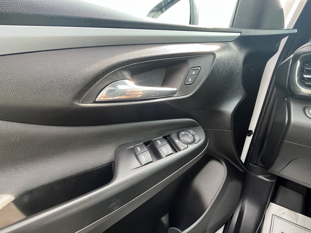 Buick ENVISTA Vehicle Full-screen Gallery Image 21