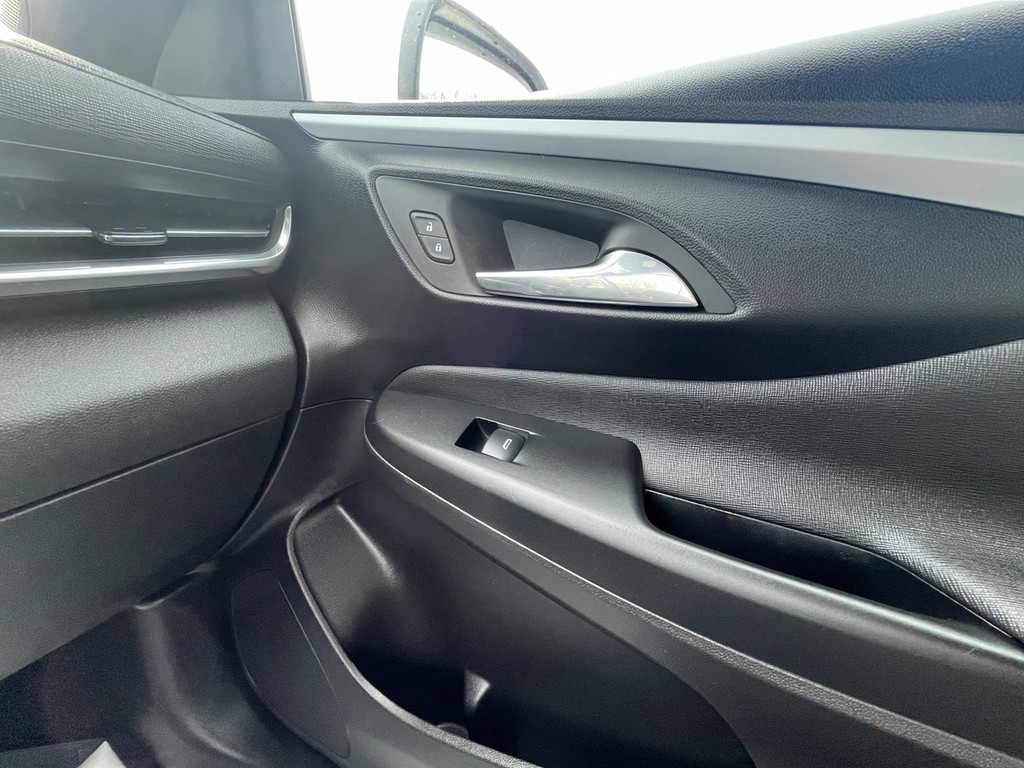 Buick ENVISTA Vehicle Full-screen Gallery Image 22