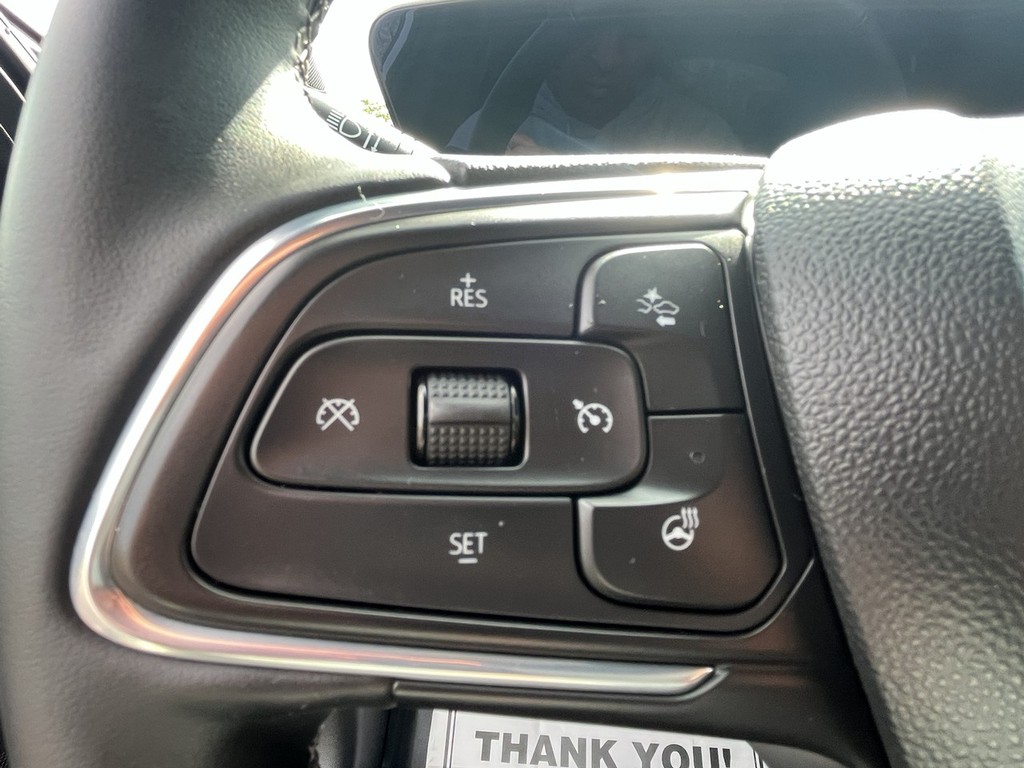 Buick ENVISTA Vehicle Full-screen Gallery Image 24