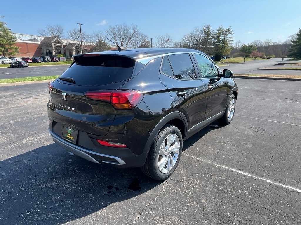 Buick Encore GX Vehicle Full-screen Gallery Image 06