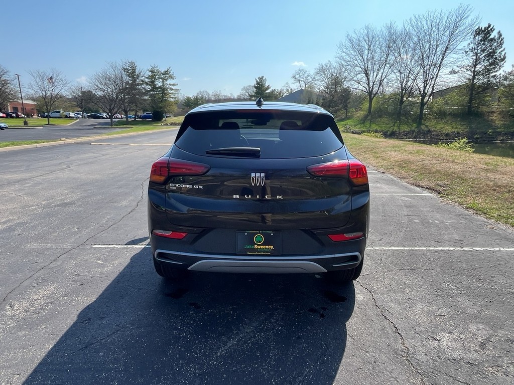 Buick Encore GX Vehicle Full-screen Gallery Image 07