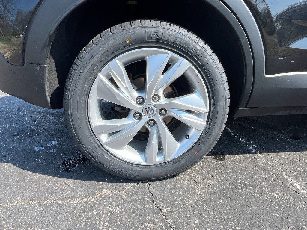 Buick Encore GX Vehicle Full-screen Gallery Image 09