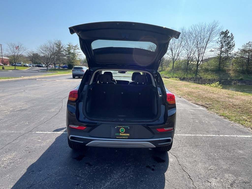 Buick Encore GX Vehicle Full-screen Gallery Image 10