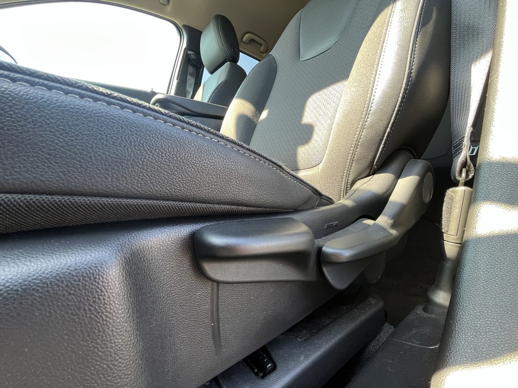 Buick Encore GX Vehicle Full-screen Gallery Image 20