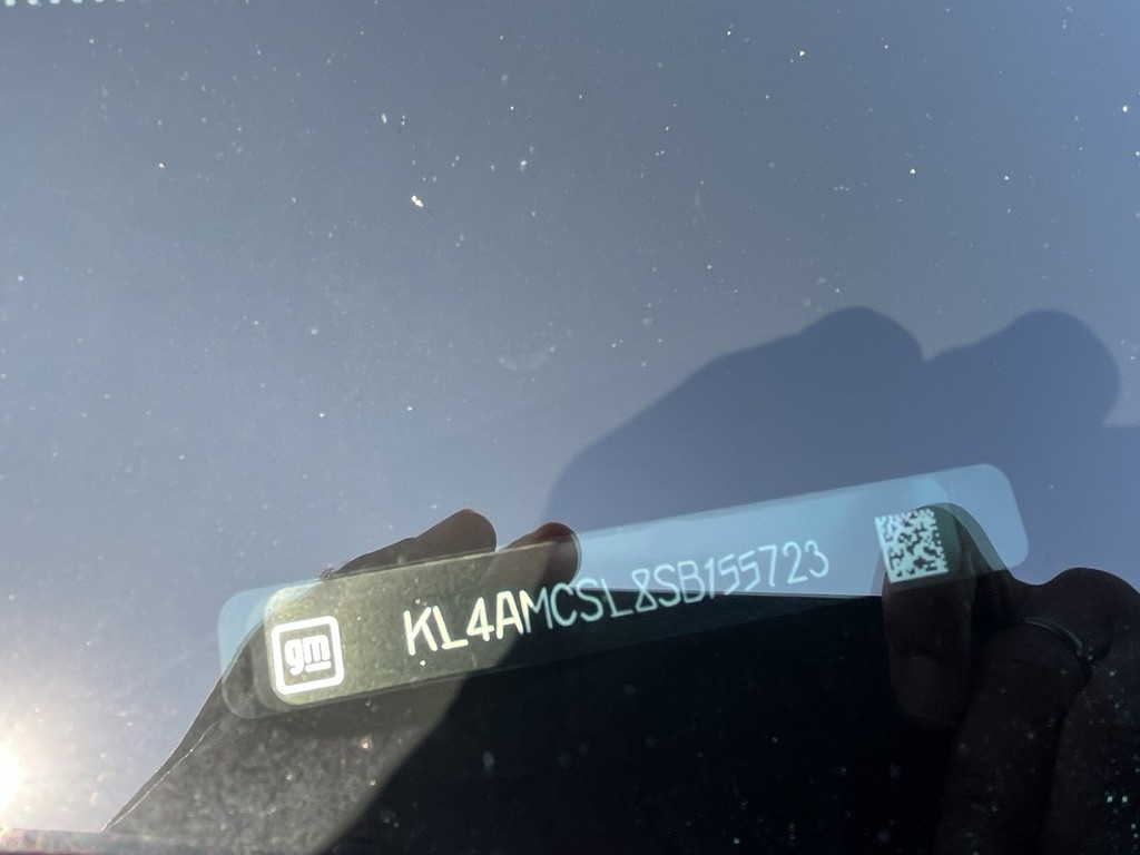 Buick Encore GX Vehicle Full-screen Gallery Image 23