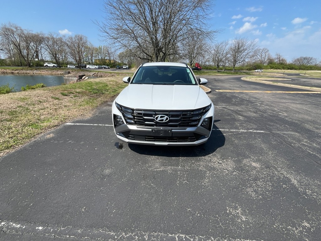 Hyundai Tucson Vehicle Full-screen Gallery Image 03