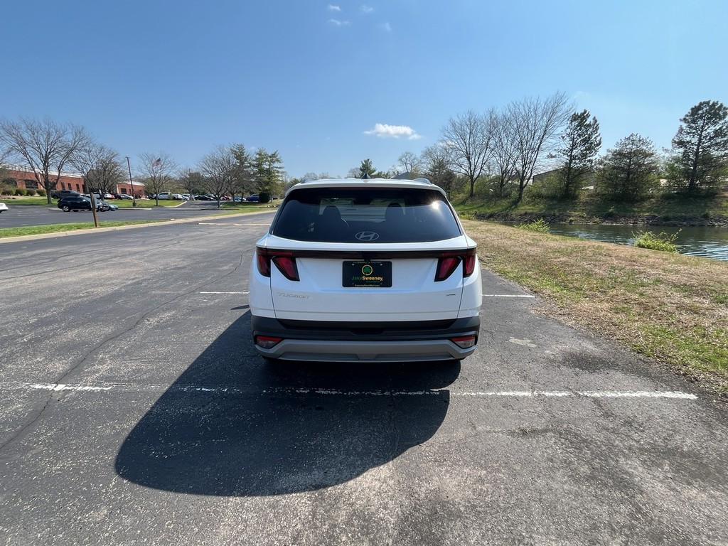 Hyundai Tucson Vehicle Full-screen Gallery Image 07