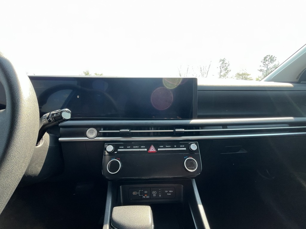 Hyundai Tucson Vehicle Full-screen Gallery Image 15