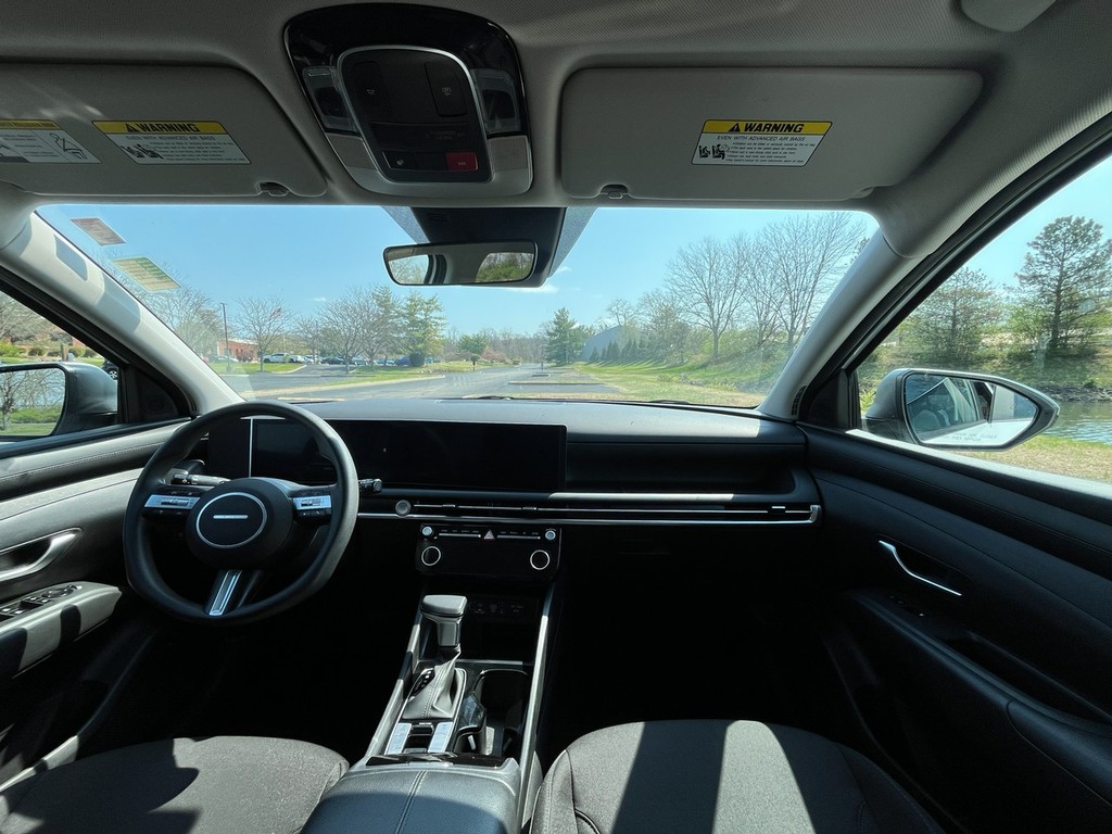 Hyundai Tucson Vehicle Full-screen Gallery Image 17