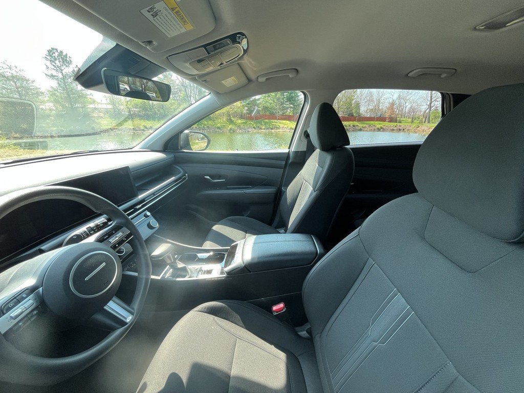 Hyundai Tucson Vehicle Full-screen Gallery Image 19