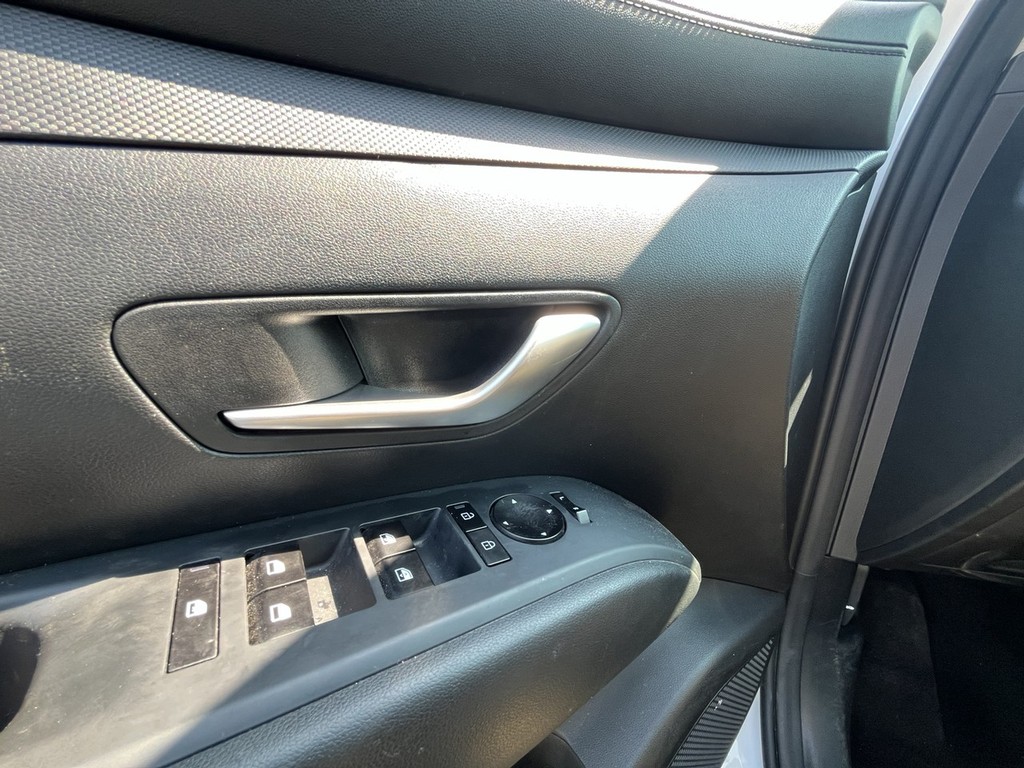 Hyundai Tucson Vehicle Full-screen Gallery Image 21