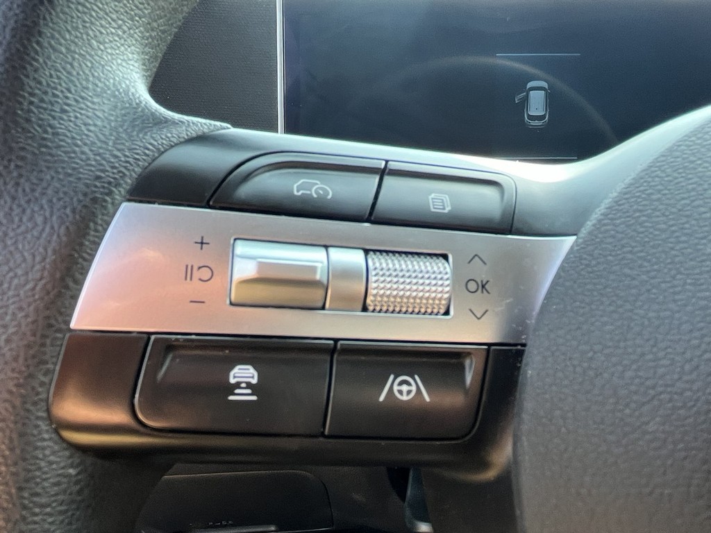 Hyundai Tucson Vehicle Full-screen Gallery Image 24