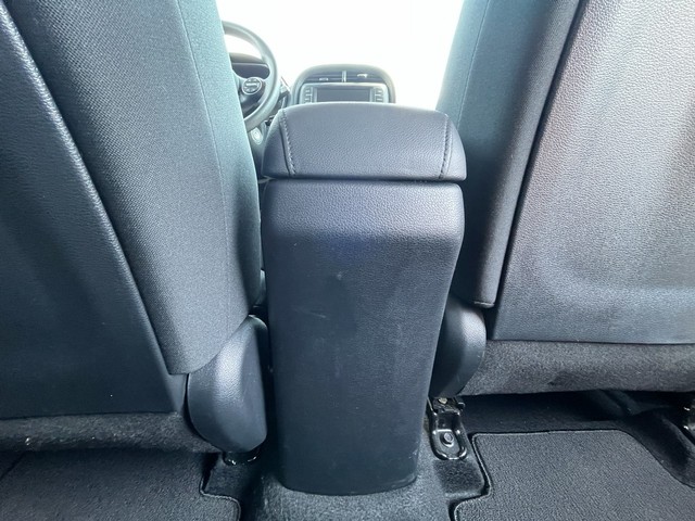 Kia Soul Vehicle Full-screen Gallery Image 13