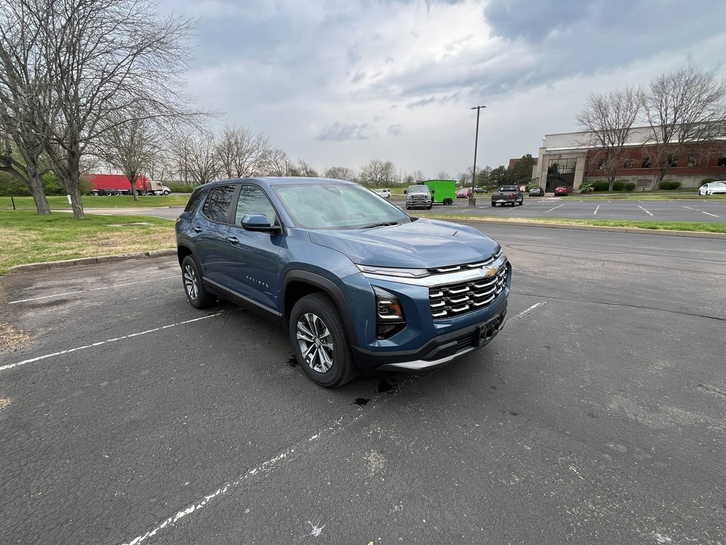 Chevrolet Equinox Vehicle Full-screen Gallery Image 04