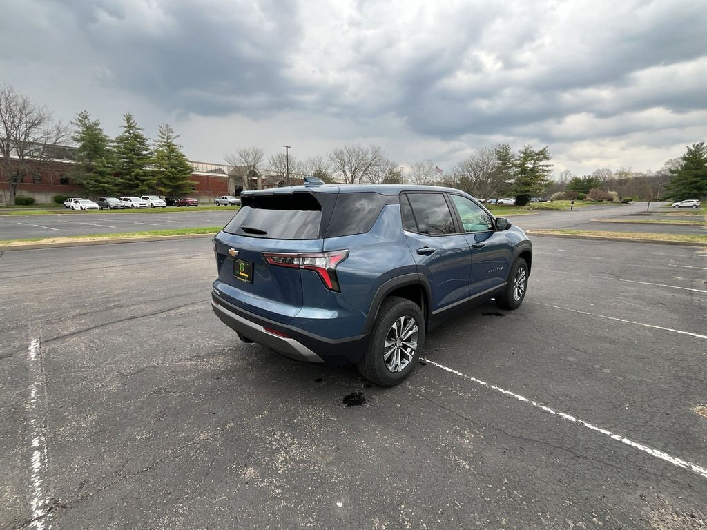 Chevrolet Equinox Vehicle Full-screen Gallery Image 06