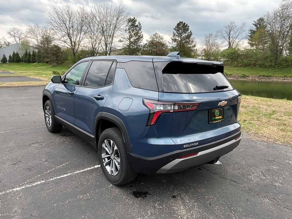 Chevrolet Equinox Vehicle Full-screen Gallery Image 08