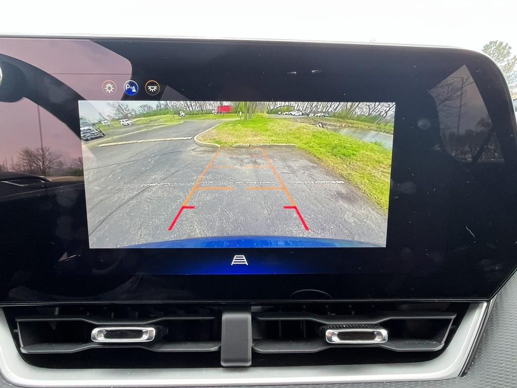 Chevrolet Equinox Vehicle Full-screen Gallery Image 27