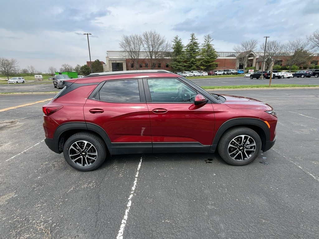 Chevrolet Trailblazer Vehicle Full-screen Gallery Image 05