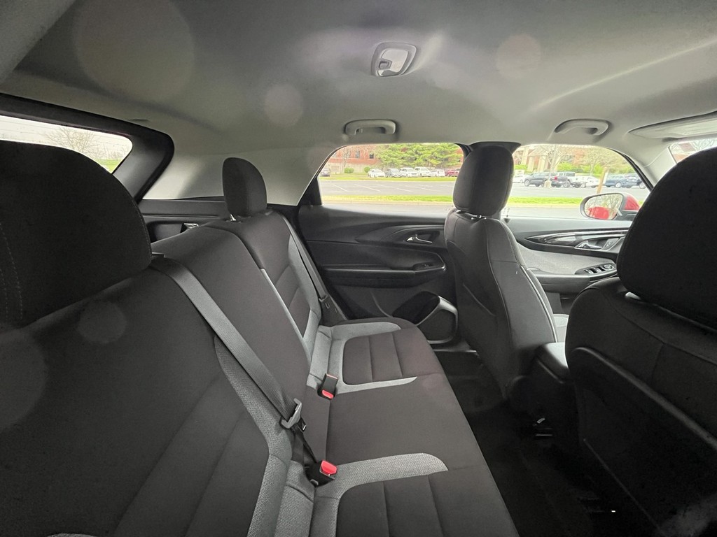 Chevrolet Trailblazer Vehicle Full-screen Gallery Image 11