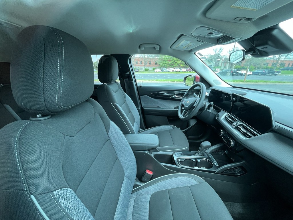 Chevrolet Trailblazer Vehicle Full-screen Gallery Image 18