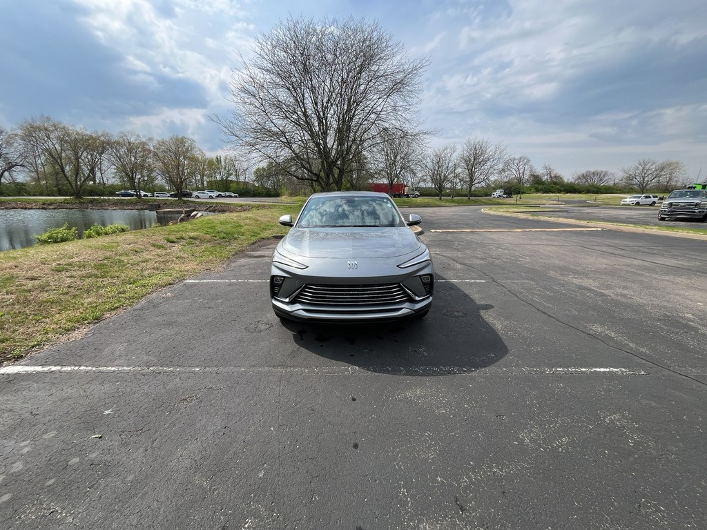 Buick Envista Vehicle Full-screen Gallery Image 03