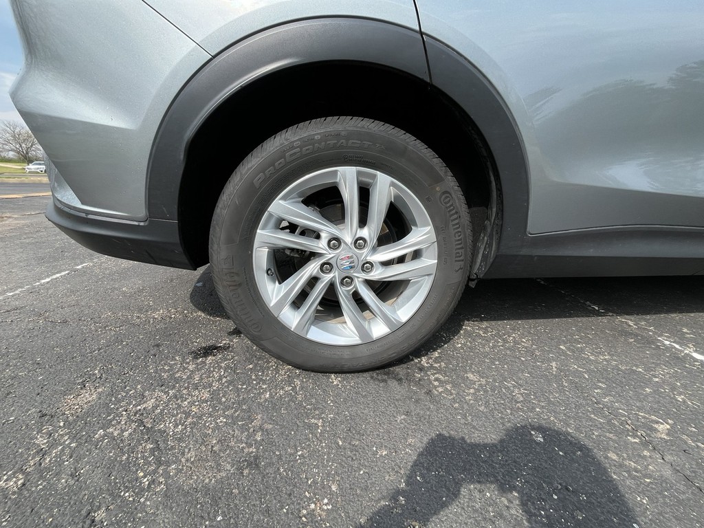 Buick Envista Vehicle Full-screen Gallery Image 09