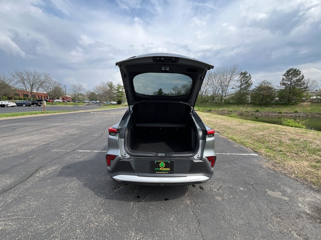 Buick Envista Vehicle Full-screen Gallery Image 10