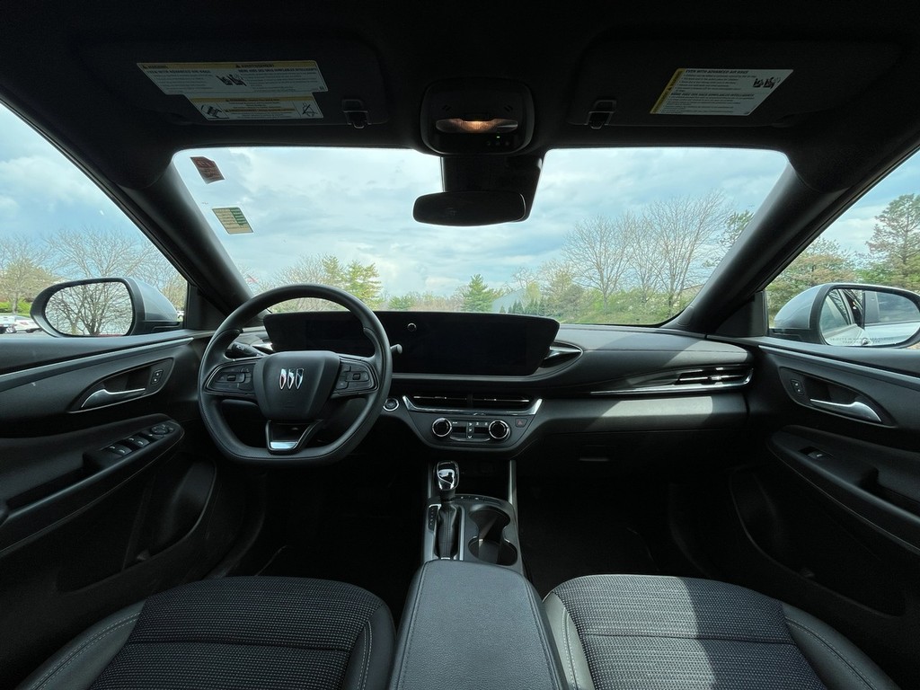 Buick Envista Vehicle Full-screen Gallery Image 13