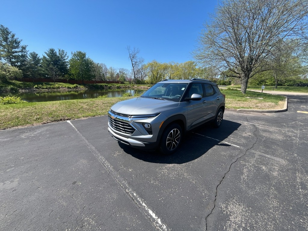 Chevrolet Trailblazer Vehicle Full-screen Gallery Image 02
