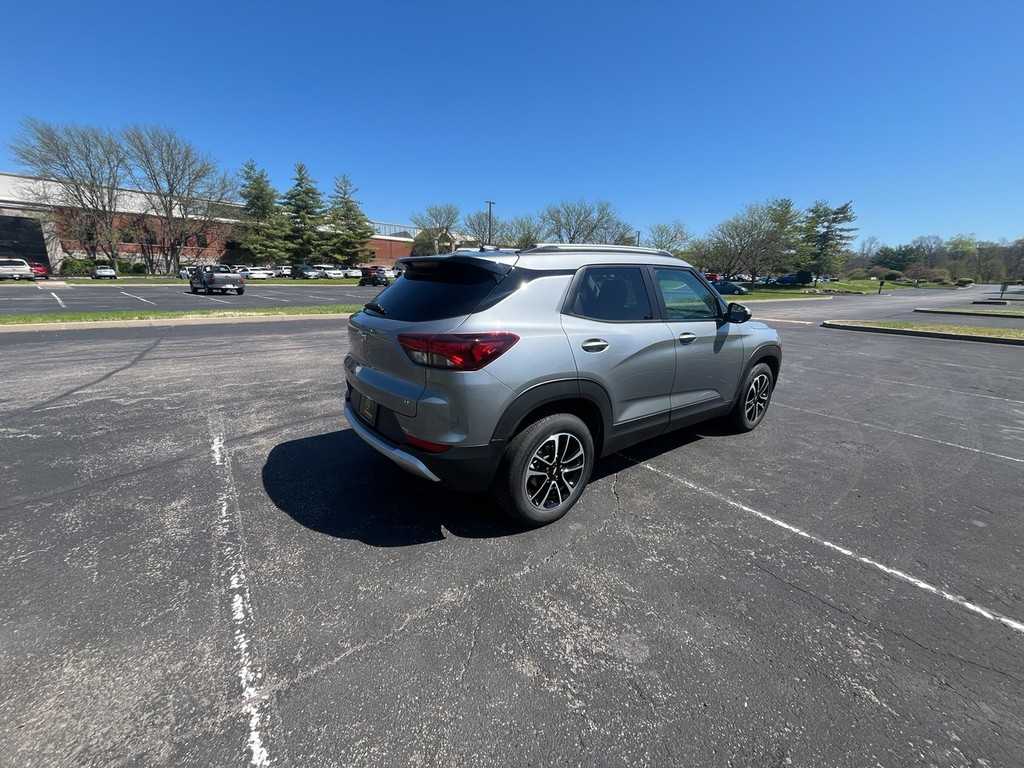 Chevrolet Trailblazer Vehicle Full-screen Gallery Image 06