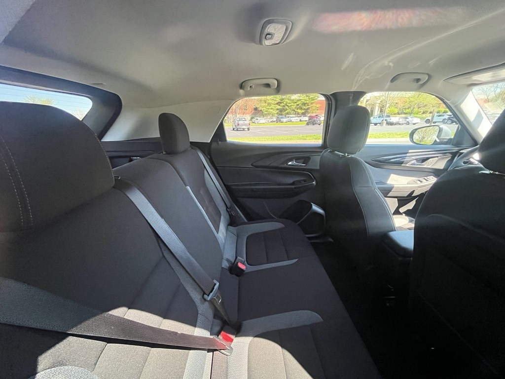 Chevrolet Trailblazer Vehicle Full-screen Gallery Image 11