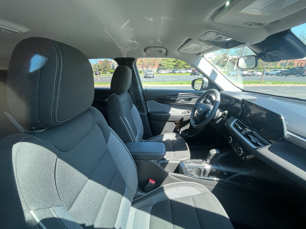 Chevrolet Trailblazer Vehicle Full-screen Gallery Image 18
