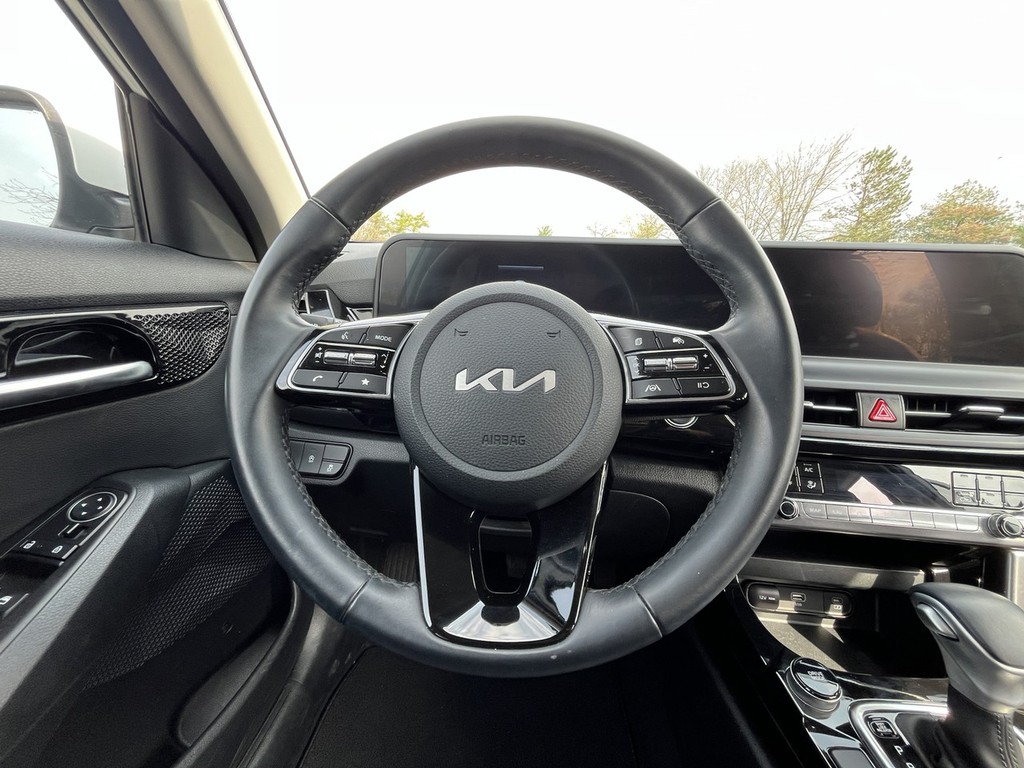 Kia Seltos Vehicle Full-screen Gallery Image 05