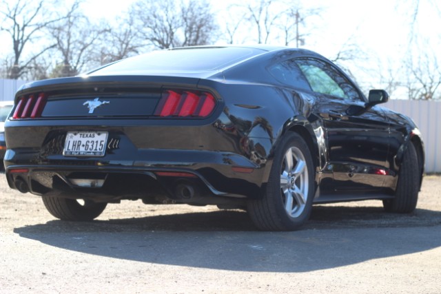 Ford Mustang Vehicle Full-screen Gallery Image 04