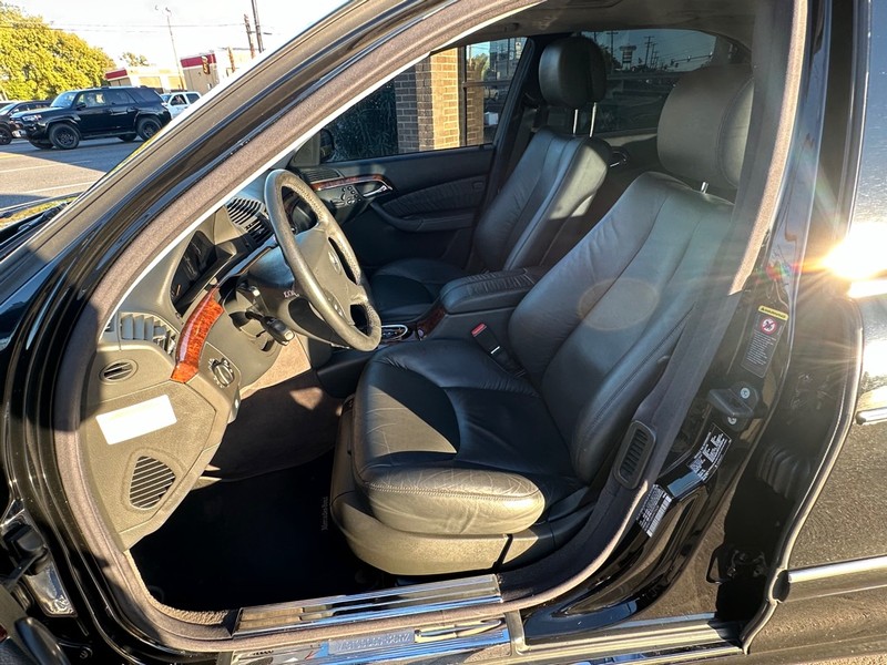 Mercedes-Benz S-Class Vehicle Full-screen Gallery Image 08