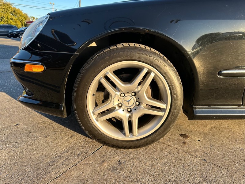 Mercedes-Benz S-Class Vehicle Full-screen Gallery Image 20