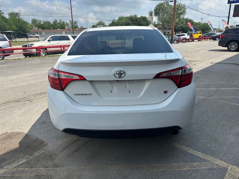 Toyota Corolla Vehicle Full-screen Gallery Image 04