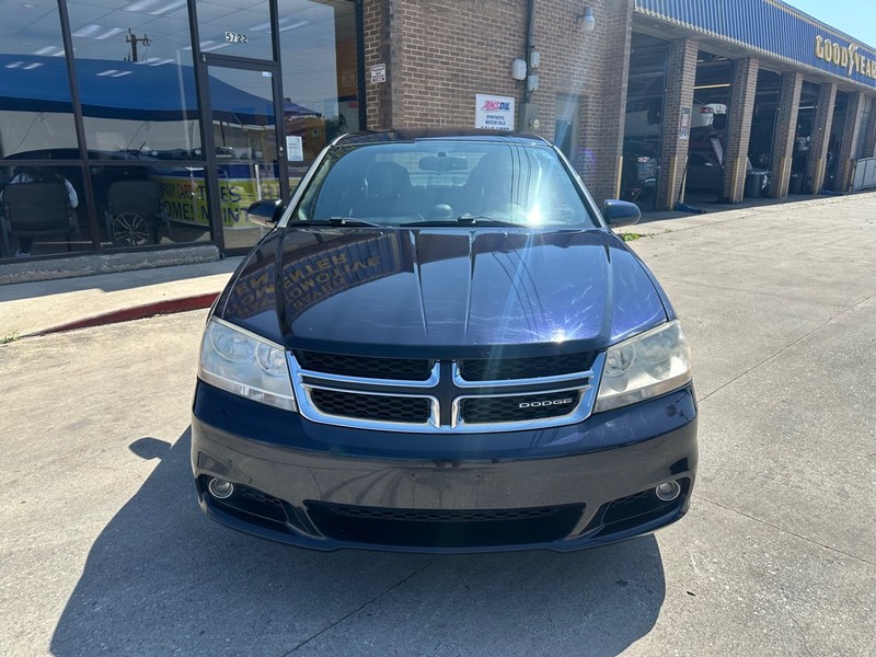 Dodge Avenger Vehicle Full-screen Gallery Image 06