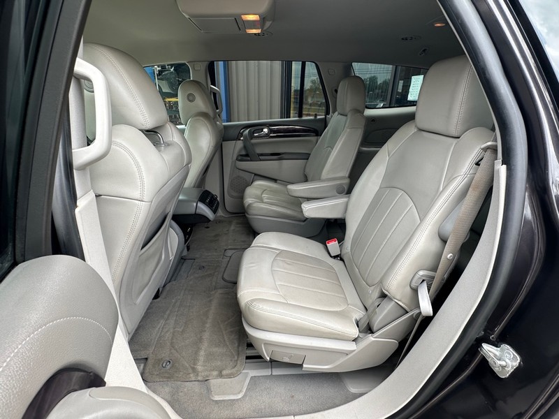Buick Enclave Vehicle Full-screen Gallery Image 09