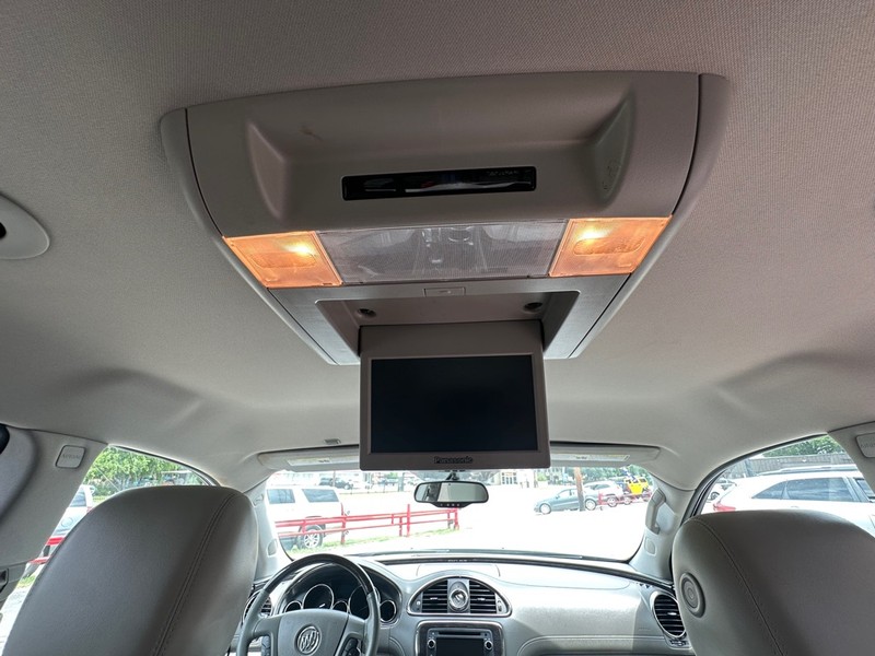 Buick Enclave Vehicle Full-screen Gallery Image 14