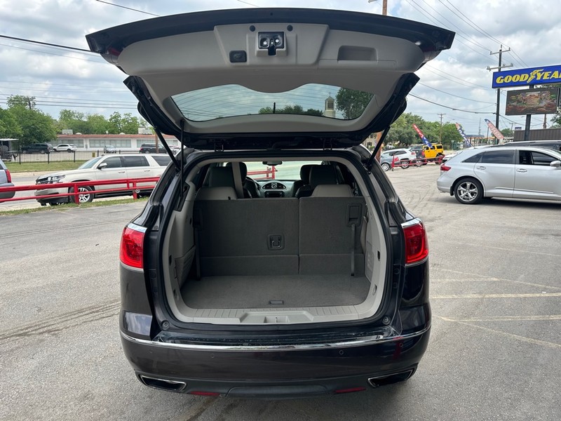 Buick Enclave Vehicle Full-screen Gallery Image 18
