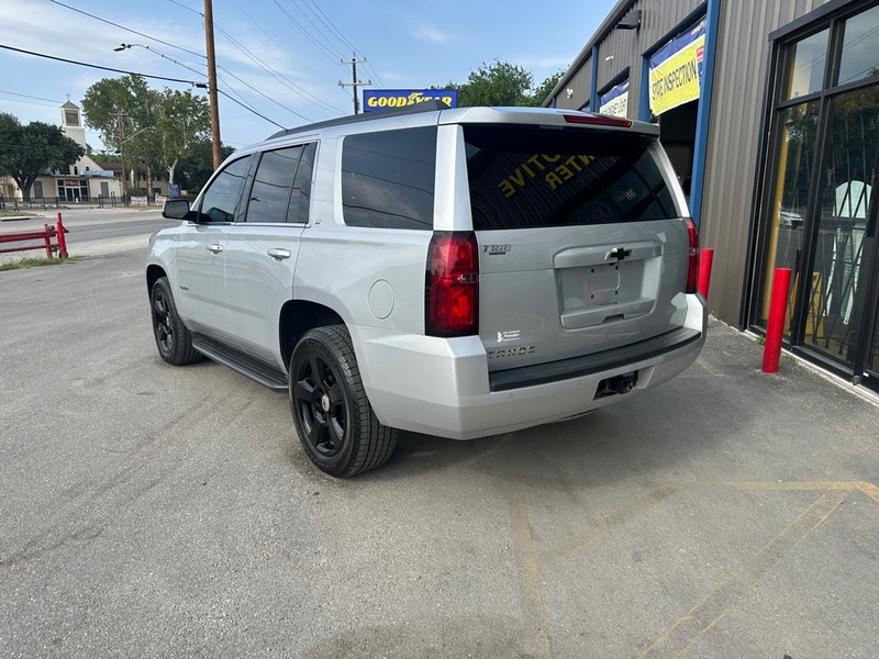 Chevrolet Tahoe Vehicle Full-screen Gallery Image 03